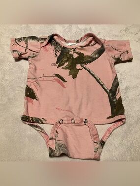 Realtree Pink Camo Baby One-Piece Bodysuit